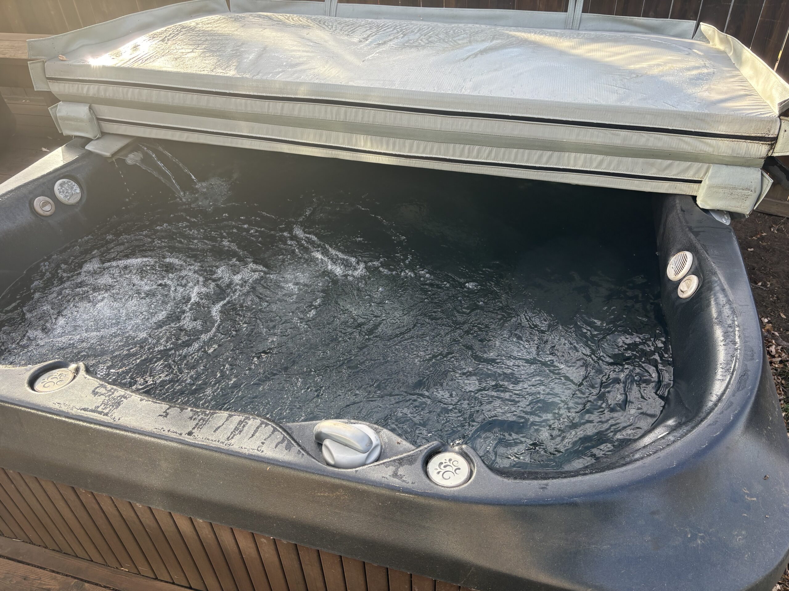 Hot tub — view 3
